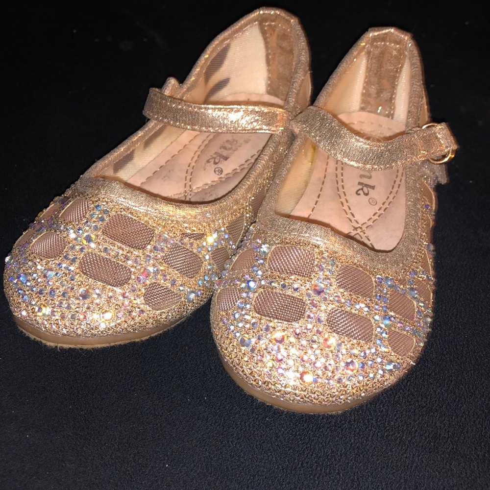 Adorable iridescent rhinestone formal shoes. New without tags. No box. Gold.